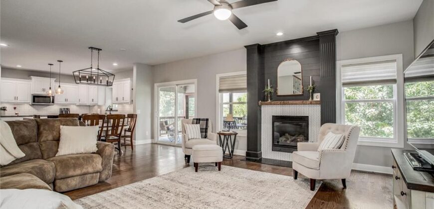 10208 N Farley Avenue, Kansas City, MO 64157