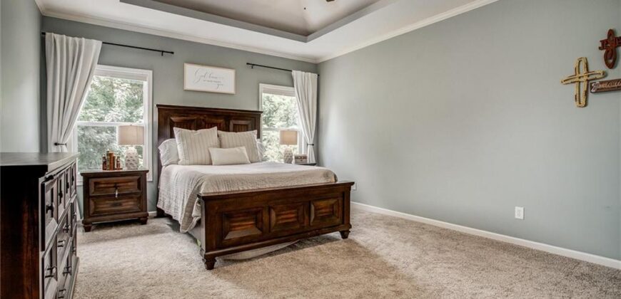 10208 N Farley Avenue, Kansas City, MO 64157