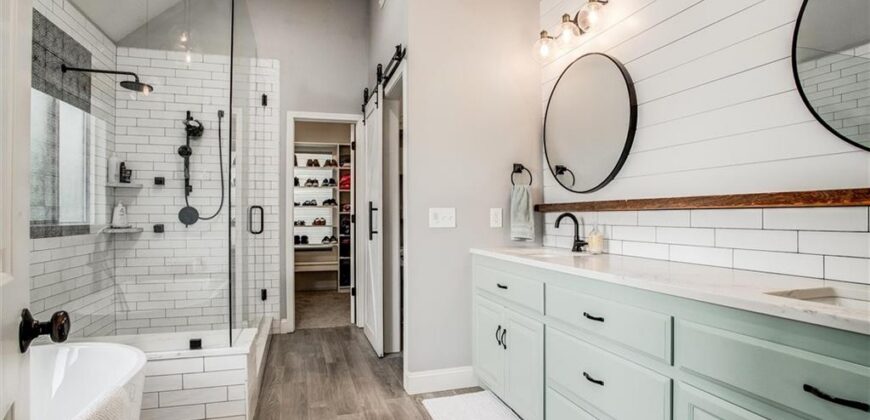 10208 N Farley Avenue, Kansas City, MO 64157