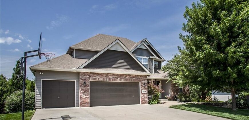 10208 N Farley Avenue, Kansas City, MO 64157