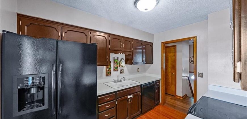 8806 NE 73rd Street, Kansas City, MO 64158