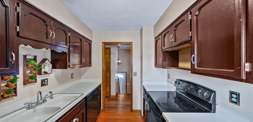 8806 NE 73rd Street, Kansas City, MO 64158