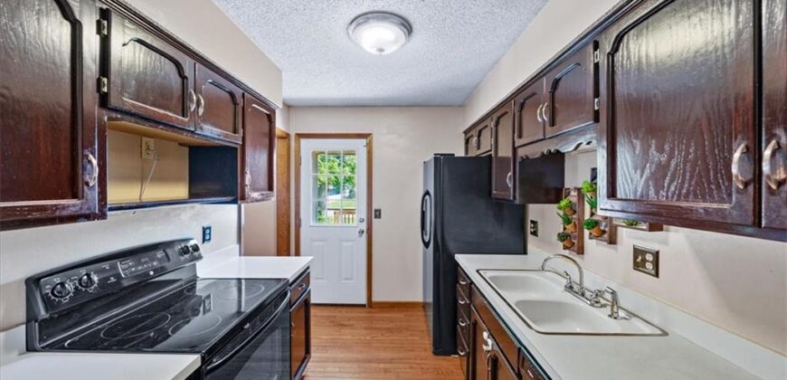 8806 NE 73rd Street, Kansas City, MO 64158