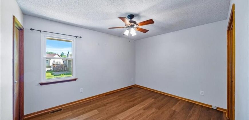 8806 NE 73rd Street, Kansas City, MO 64158