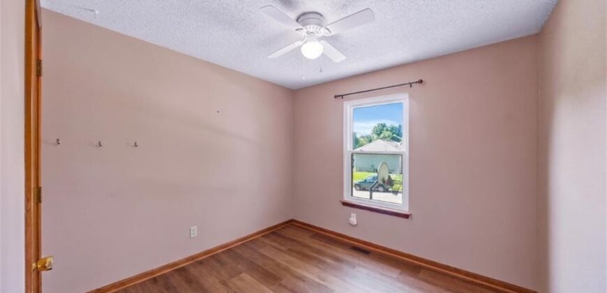 8806 NE 73rd Street, Kansas City, MO 64158