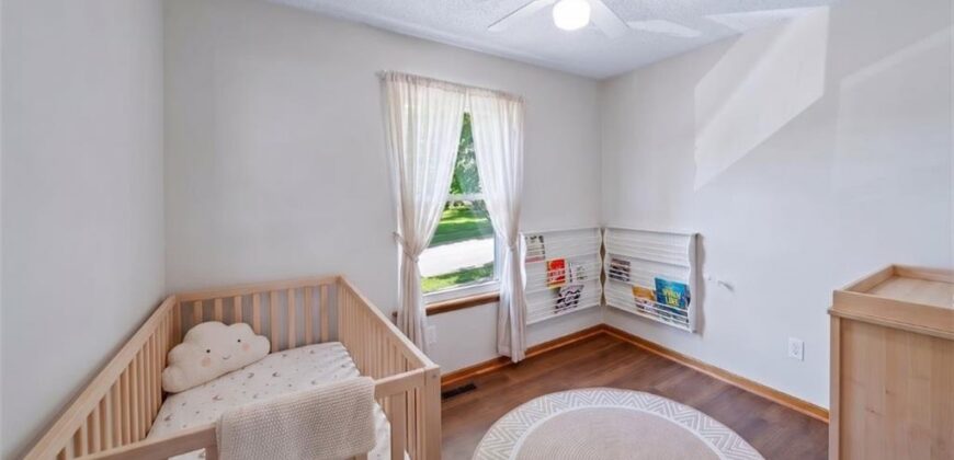 8806 NE 73rd Street, Kansas City, MO 64158