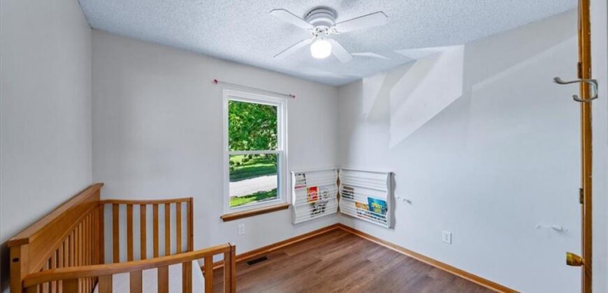 8806 NE 73rd Street, Kansas City, MO 64158