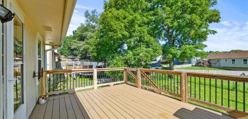 8806 NE 73rd Street, Kansas City, MO 64158