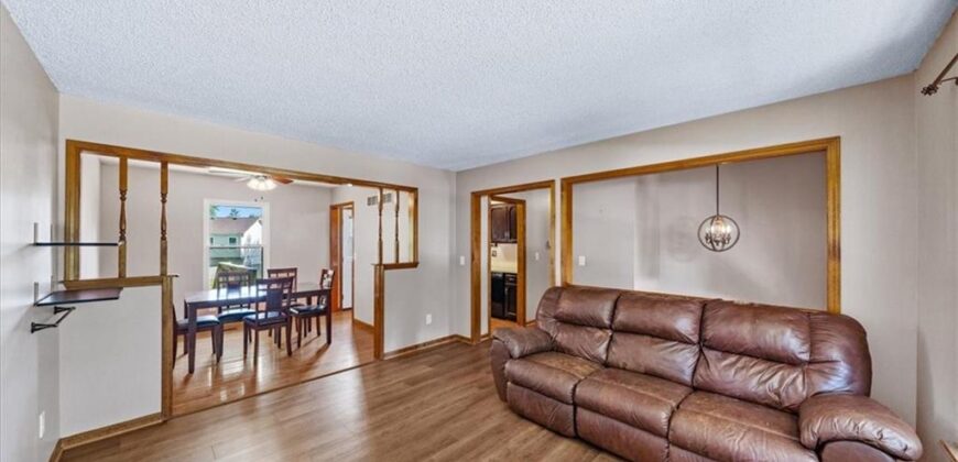 8806 NE 73rd Street, Kansas City, MO 64158