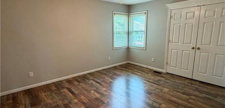 1437 Coventry Lane, Liberty, MO 64068
