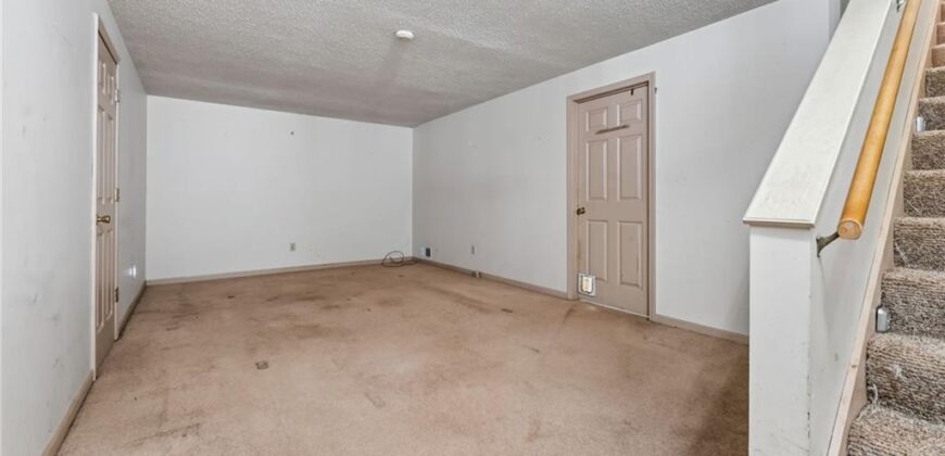 12639 NW Buck Creek Drive, Kansas City, MO 64152