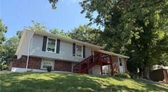 7401 N Strathbury Avenue, Kansas City, MO 64151
