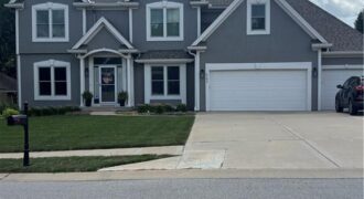 6190 N Nevada Avenue, Parkville, MO 64152