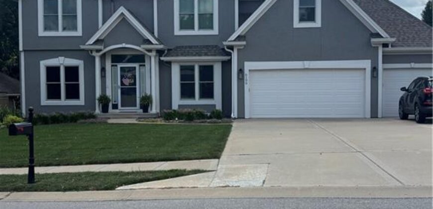 6190 N Nevada Avenue, Parkville, MO 64152