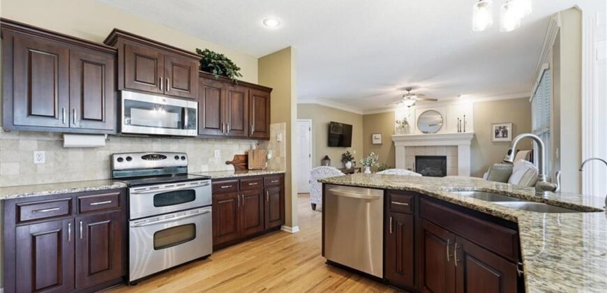 6190 N Nevada Avenue, Parkville, MO 64152