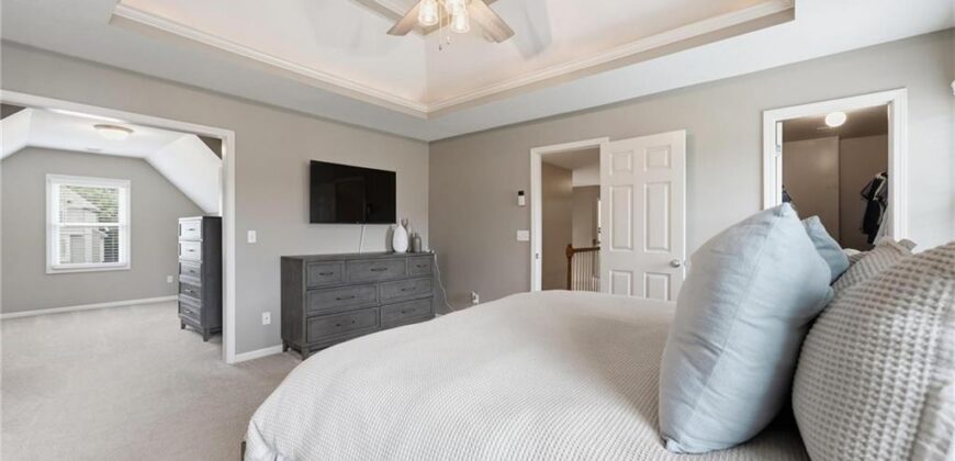 6190 N Nevada Avenue, Parkville, MO 64152