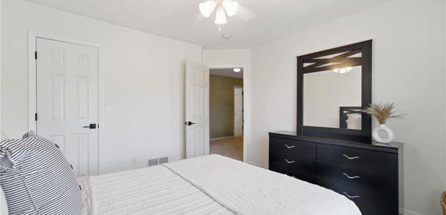 6190 N Nevada Avenue, Parkville, MO 64152
