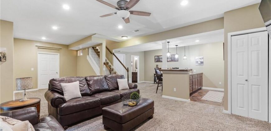 6190 N Nevada Avenue, Parkville, MO 64152