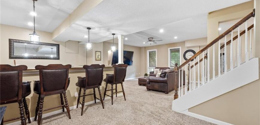 6190 N Nevada Avenue, Parkville, MO 64152