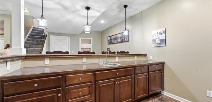 6190 N Nevada Avenue, Parkville, MO 64152