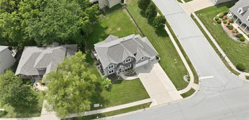 6190 N Nevada Avenue, Parkville, MO 64152