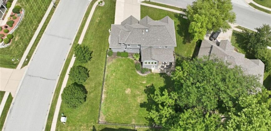 6190 N Nevada Avenue, Parkville, MO 64152