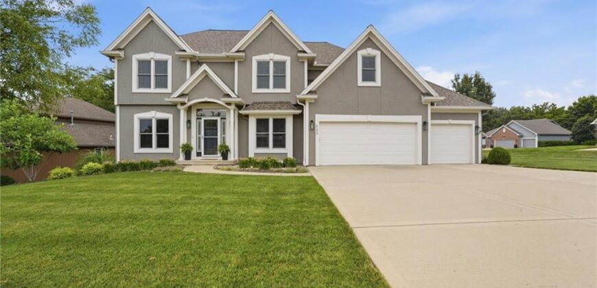 6190 N Nevada Avenue, Parkville, MO 64152