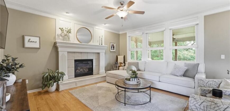 6190 N Nevada Avenue, Parkville, MO 64152