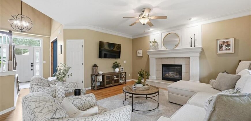 6190 N Nevada Avenue, Parkville, MO 64152