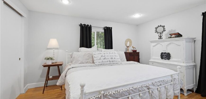 1611 NE 50th Street, Kansas City, MO 64118