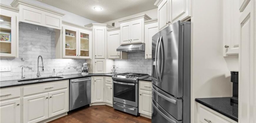 8119 NW Venita Street, Weatherby Lake, MO 64152