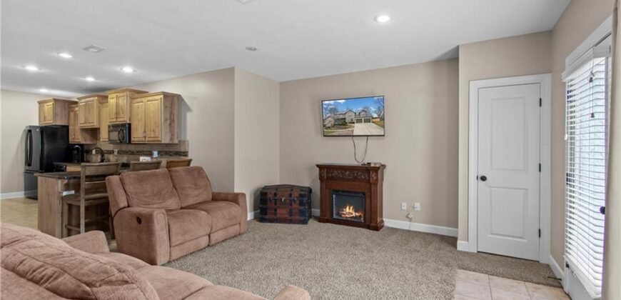 8119 NW Venita Street, Weatherby Lake, MO 64152