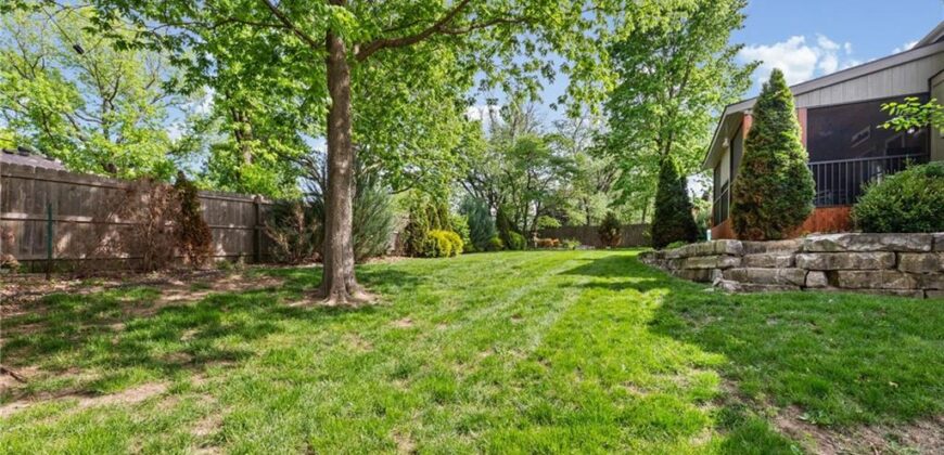 8119 NW Venita Street, Weatherby Lake, MO 64152