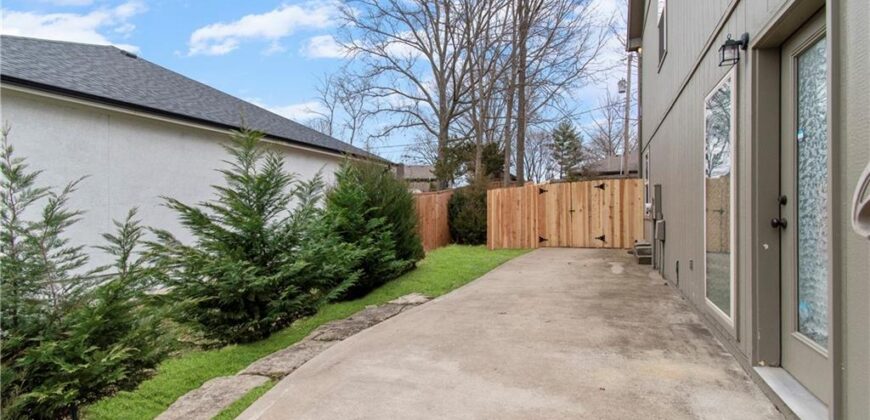 8119 NW Venita Street, Weatherby Lake, MO 64152