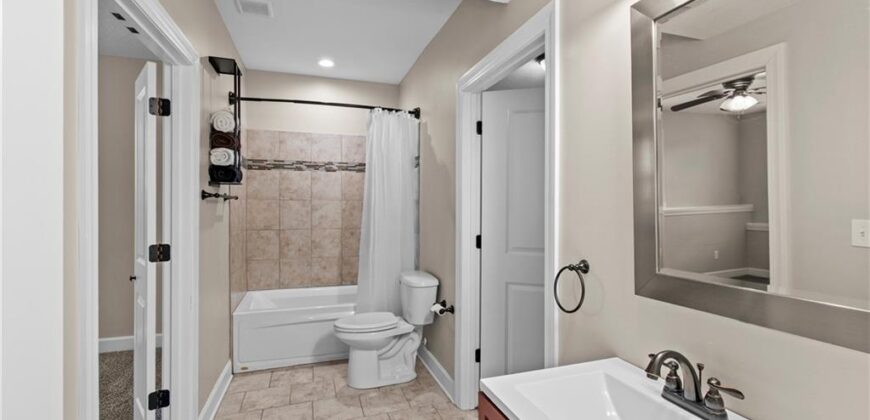 8119 NW Venita Street, Weatherby Lake, MO 64152