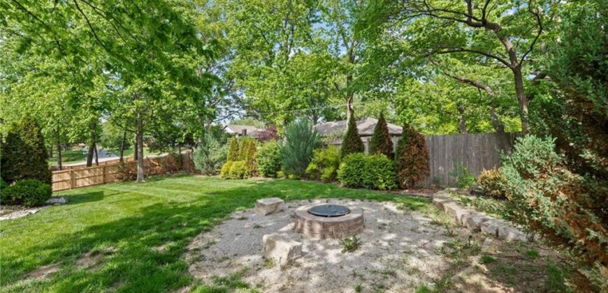 8119 NW Venita Street, Weatherby Lake, MO 64152
