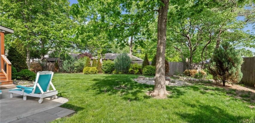 8119 NW Venita Street, Weatherby Lake, MO 64152