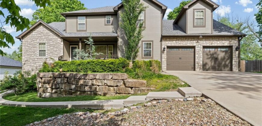 8119 NW Venita Street, Weatherby Lake, MO 64152