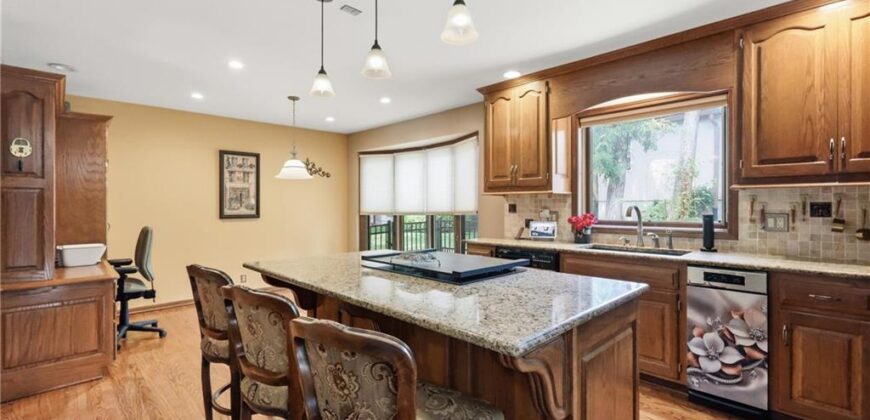 10 The Woodlands N/A, Gladstone, MO 64119