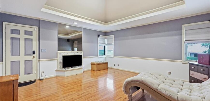 10 The Woodlands N/A, Gladstone, MO 64119