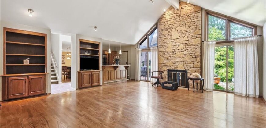 10 The Woodlands N/A, Gladstone, MO 64119