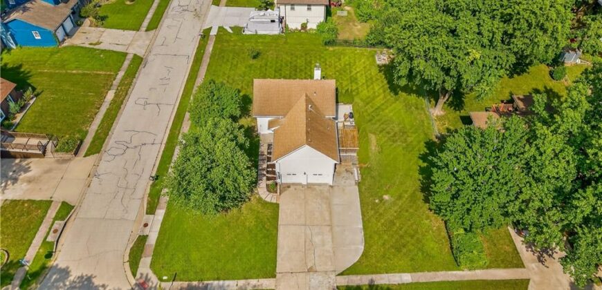 402 Kingsley Avenue, Liberty, MO 64068