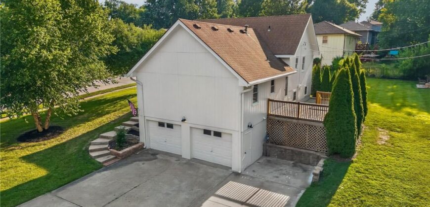 402 Kingsley Avenue, Liberty, MO 64068