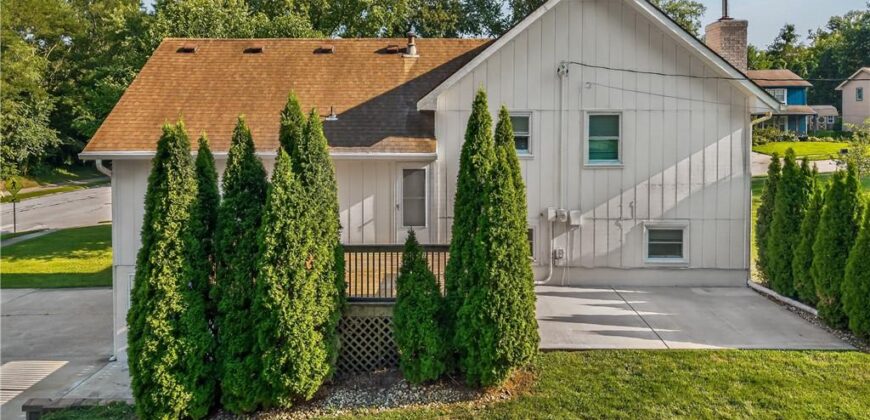 402 Kingsley Avenue, Liberty, MO 64068