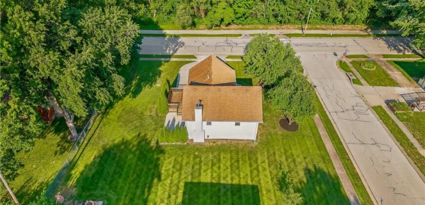 402 Kingsley Avenue, Liberty, MO 64068