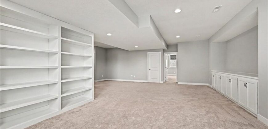 9543 N Kentucky Avenue, Kansas City, MO 64157