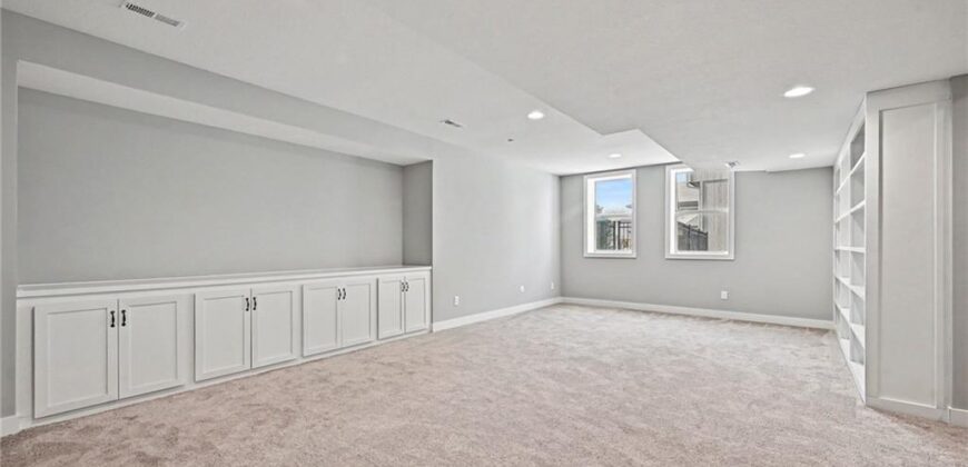 9543 N Kentucky Avenue, Kansas City, MO 64157