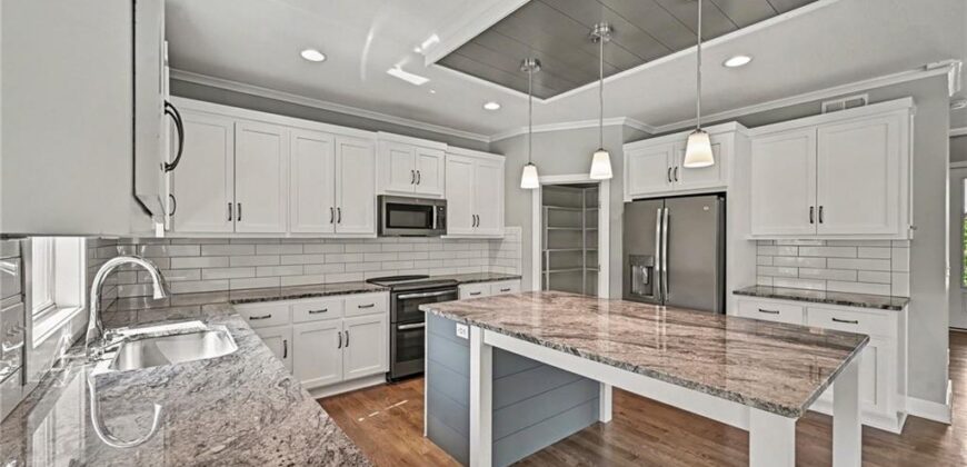 9543 N Kentucky Avenue, Kansas City, MO 64157