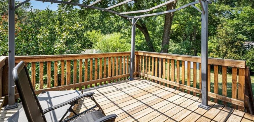 4916 NE Davidson Road, Kansas City, MO 64118