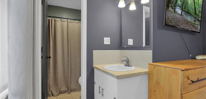 4916 NE Davidson Road, Kansas City, MO 64118
